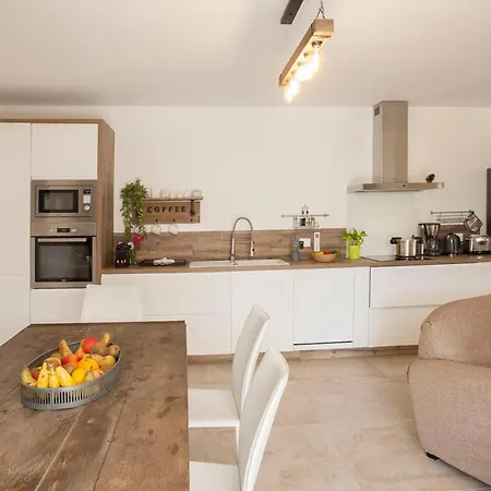 De Arbousier A Piscine Chauffee Partagee Bbq * Calvi (Corsica)