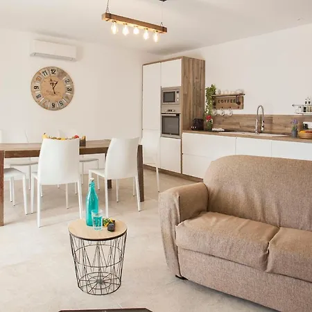 De Arbousier A Piscine Chauffee Partagee Bbq * Calvi (Corsica)